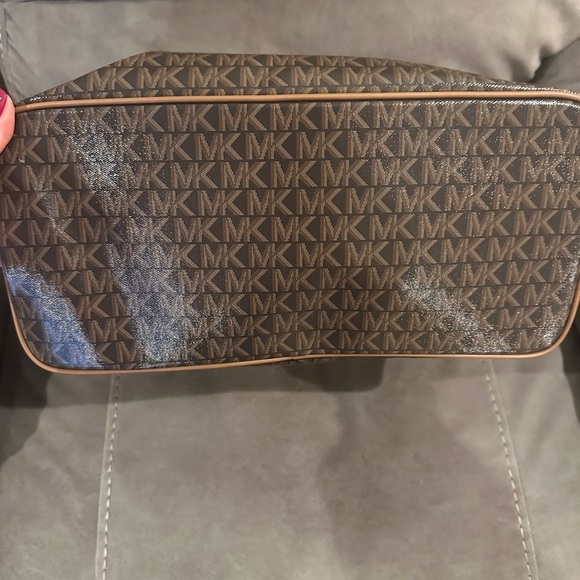 Michael Kors Logo Carter Large Top Zip Tote Bag - Picture 5 of 7